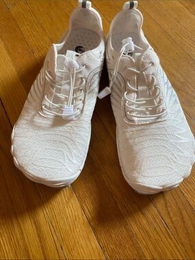 Women's Slip-On Athletic Sneakers in White